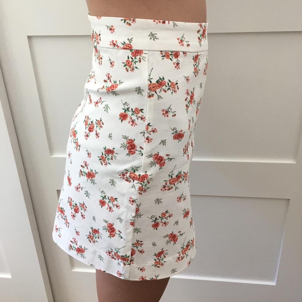 Flower skirt - Picture 2 of 2